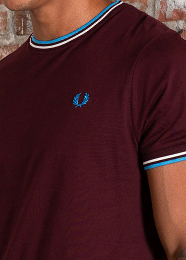 Fred Perry T-shirts Twin tipped t-shirt - oxblood ecru court blue